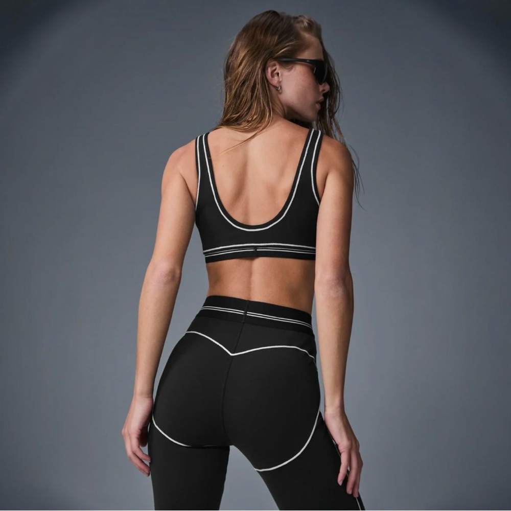 🆕💕ALO YOGA Airbrush Heart Trob Bra • BLACK & WHITE • MEDIUM • NWOT - Picture 7 of 8